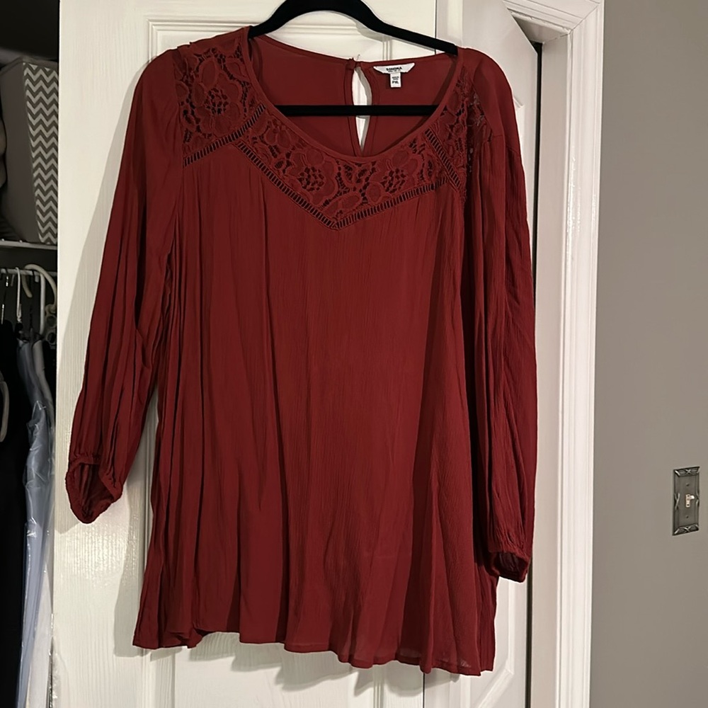 Lace trim 3/4 length blouse